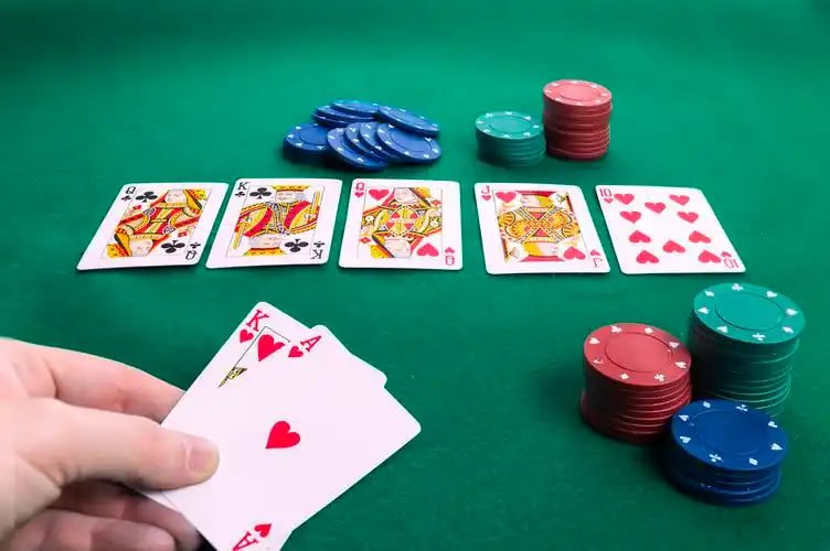 jnetoro platform showing sportsbook, live-dealer tables, and slot games unified in one interface